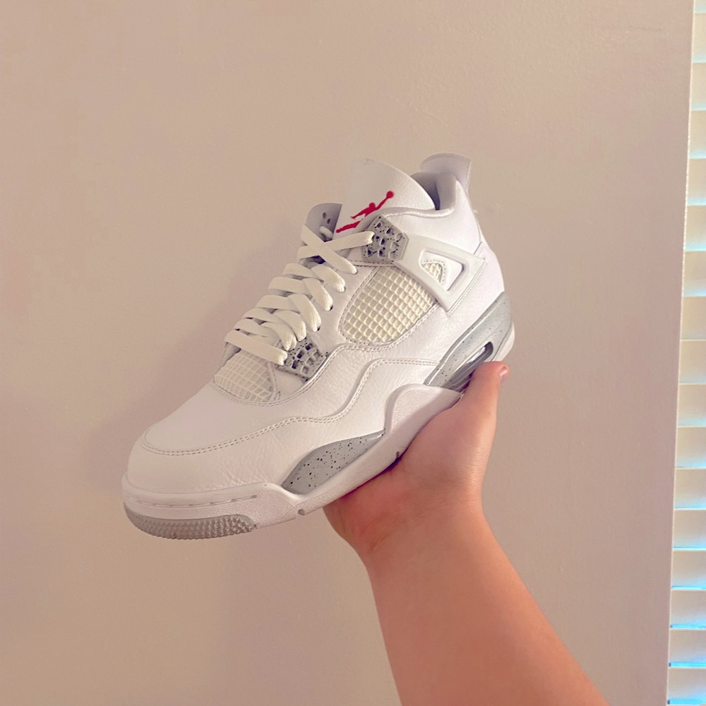 Jordan 4 Retro ‘White Oreo’
Size 10